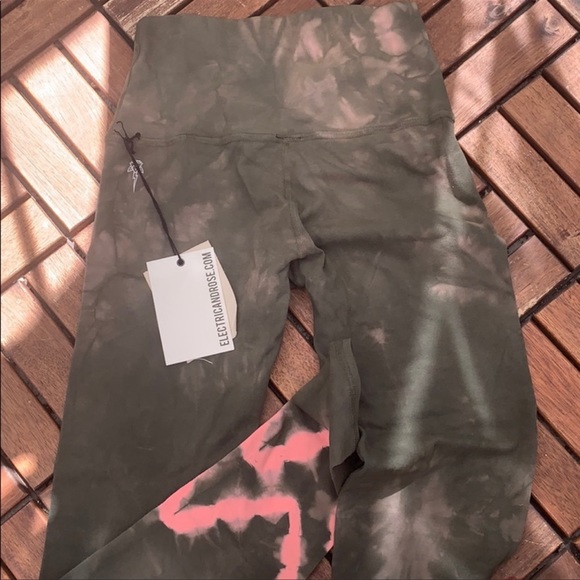 Electric & Rose Sunset Legging - Picture 4 of 4